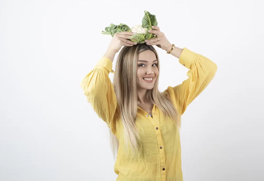 Quais alimentos que ajudam no crescimento capilar e reduzem a queda?