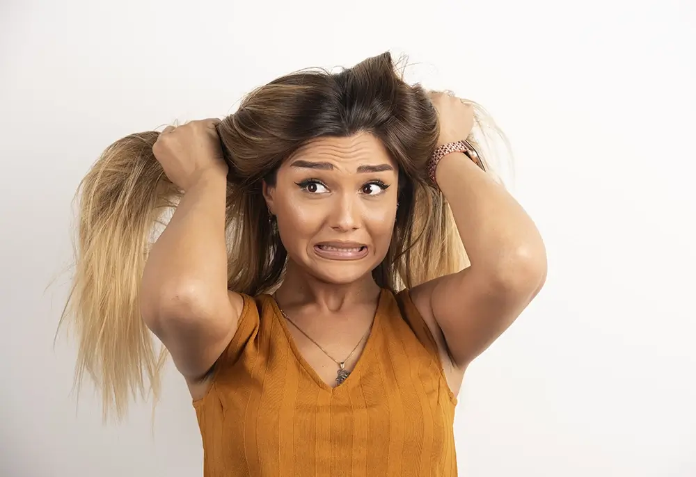 Estresse e Queda de Cabelo: Como a Saúde Mental Afeta Seus Fios e o Que Fazer Para Reverter Isso!